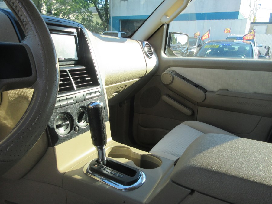 2007 Ford Explorer 4WD 4dr V6 XLT, available for sale in Linden, New Jersey | Route 27 Auto Mall. Linden, New Jersey 2007 Ford Explorer 4WD 4dr V6 XLT, available for sale in Linden, New Jersey | Route 27 Auto Mall. Linden, New Jersey