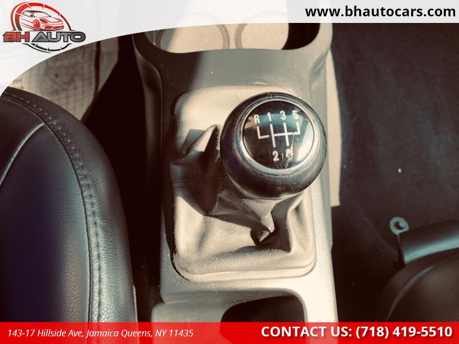 2009 Volkswagen New Beetle Coupe 2dr Man S, available for sale in Jamaica Queens, New York | BH Auto. Jamaica Queens, New York 2009 Volkswagen New Beetle Coupe 2dr Man S, available for sale in Jamaica Queens, New York | BH Auto. Jamaica Queens, New York