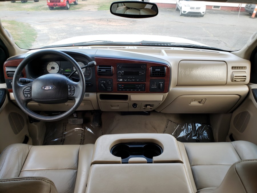 2005 Ford Super Duty F-250 Lariat 4WD Super Cab Leather Seats 5.4 V8, available for sale in East Windsor, Connecticut | Toro Auto. East Windsor, Connecticut 2005 Ford Super Duty F-250 Lariat 4WD Super Cab Leather Seats 5.4 V8, available for sale in East Windsor, Connecticut | Toro Auto. East Windsor, Connecticut