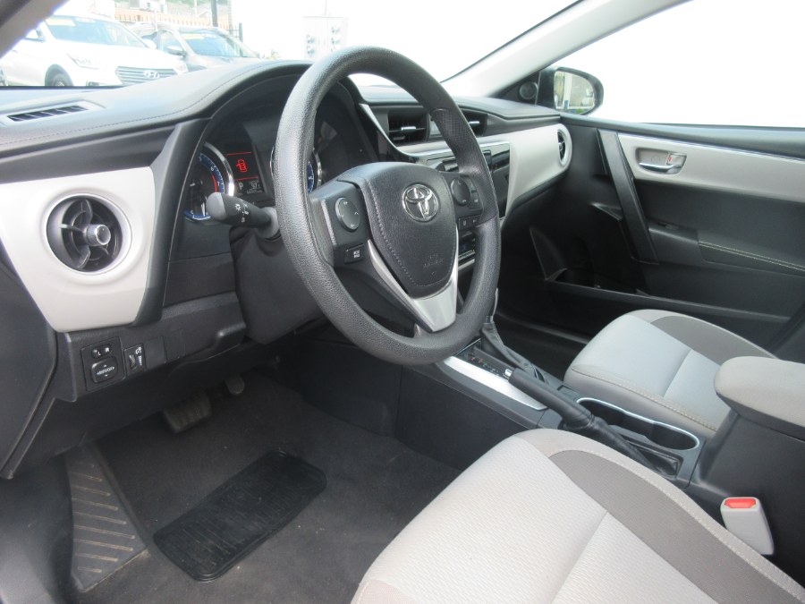 The 2019 Toyota Corolla LE CVT (Natl)
