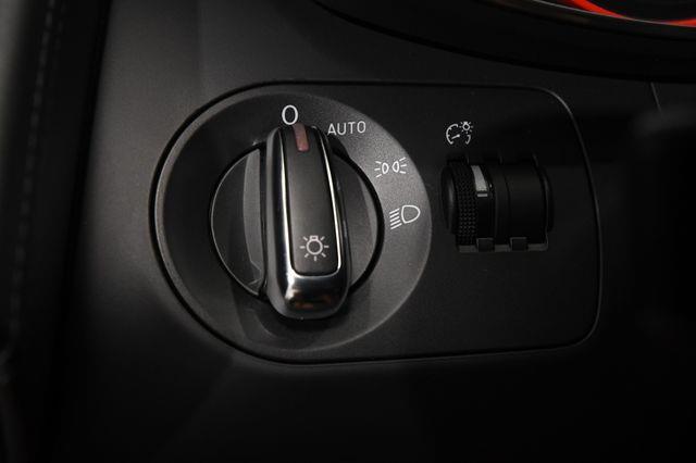 2011 Audi R8 5.2 quattro Spyder photo