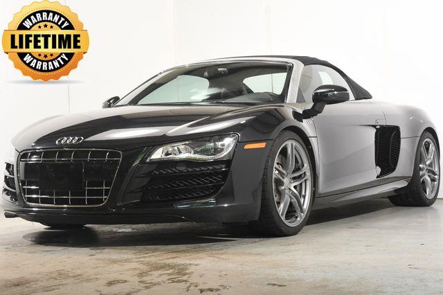 The 2011 Audi R8 5.2 quattro Spyder photos