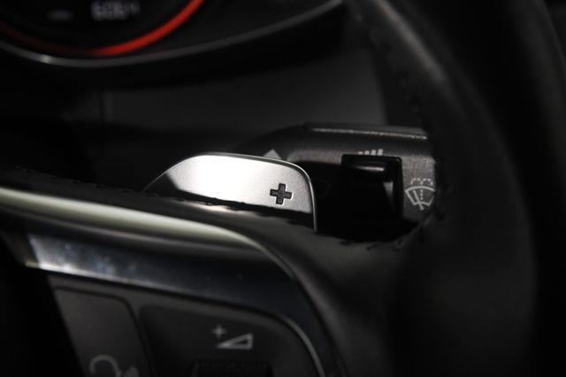 2011 Audi R8 5.2 quattro Spyder photo