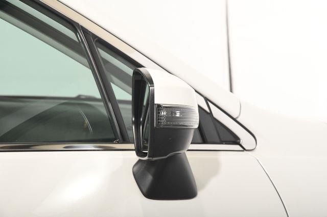 2017 Subaru Outback Limited w/ Eyesight photo