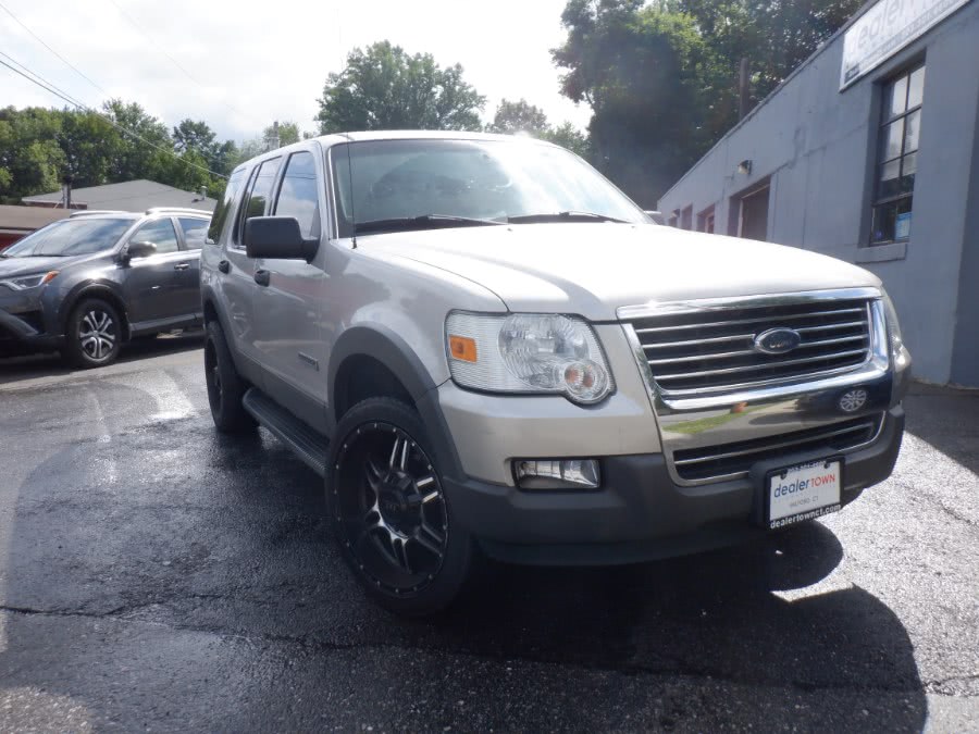 2006 Ford Explorer 4dr 114" WB 4.0L XLT 4WD, available for sale in Milford, Connecticut | Dealertown Auto Wholesalers. Milford, Connecticut