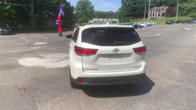 Used Toyota Highlander XLE 2017 | Prestige Auto Cars LLC. New Britain, Connecticut Used Toyota Highlander XLE 2017 | Prestige Auto Cars LLC. New Britain, Connecticut