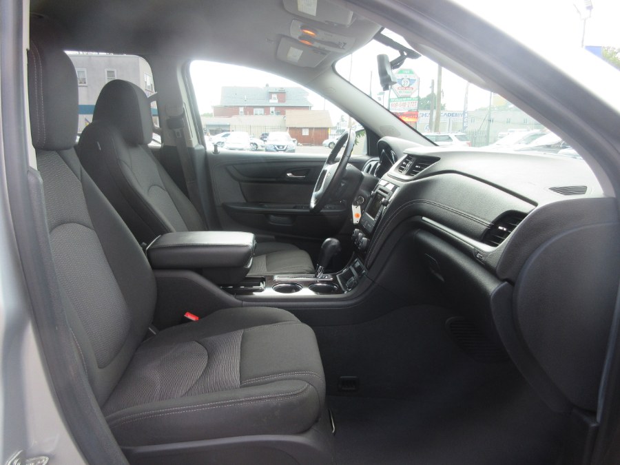 2017 Chevrolet Traverse AWD 4dr LT w/1LT, available for sale in Linden, New Jersey | Route 27 Auto Mall. Linden, New Jersey 2017 Chevrolet Traverse AWD 4dr LT w/1LT, available for sale in Linden, New Jersey | Route 27 Auto Mall. Linden, New Jersey