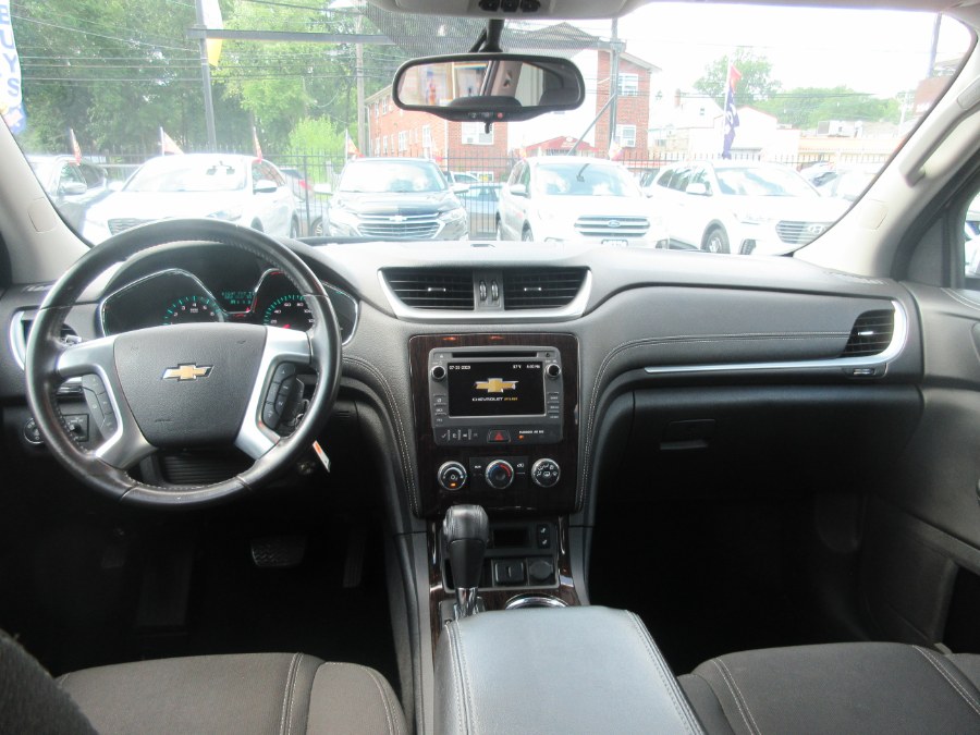 2017 Chevrolet Traverse AWD 4dr LT w/1LT, available for sale in Linden, New Jersey | Route 27 Auto Mall. Linden, New Jersey 2017 Chevrolet Traverse AWD 4dr LT w/1LT, available for sale in Linden, New Jersey | Route 27 Auto Mall. Linden, New Jersey