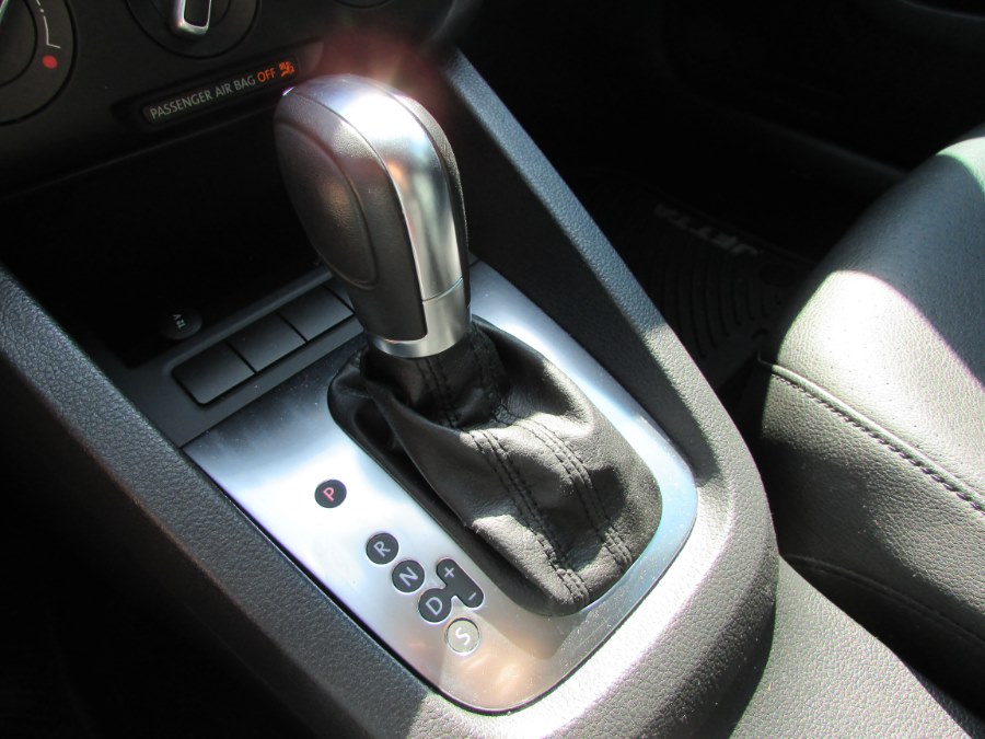 2012 Volkswagen Jetta Sedan 4dr Auto SE PZEV, available for sale in East Windsor, Connecticut | United Auto Sales of E Windsor, Inc. East Windsor, Connecticut 2012 Volkswagen Jetta Sedan 4dr Auto SE PZEV, available for sale in East Windsor, Connecticut | United Auto Sales of E Windsor, Inc. East Windsor, Connecticut