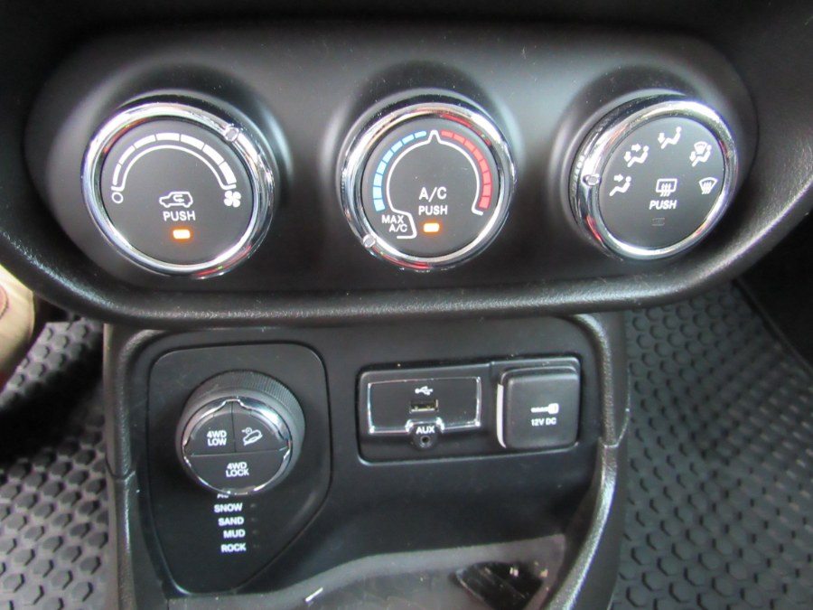 2017 Jeep Renegade Trailhawk 4x4, available for sale in Middle Village, New York | Road Masters II INC. Middle Village, New York 2017 Jeep Renegade Trailhawk 4x4, available for sale in Middle Village, New York | Road Masters II INC. Middle Village, New York