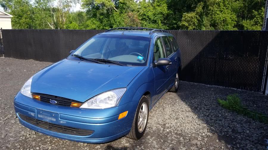 2000 Ford Focus 4dr Wgn SE, available for sale in New Britain, Connecticut | Diamond Brite Car Care LLC. New Britain, Connecticut