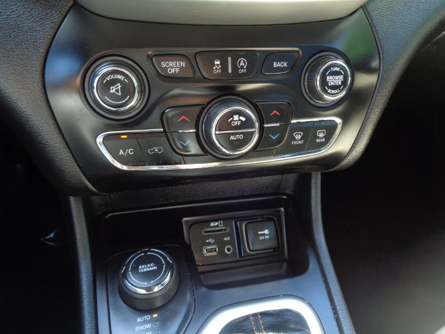 2015 Jeep Cherokee 4WD 4dr Limited, available for sale in Valley Stream, New York | NY Auto Traders. Valley Stream, New York 2015 Jeep Cherokee 4WD 4dr Limited, available for sale in Valley Stream, New York | NY Auto Traders. Valley Stream, New York
