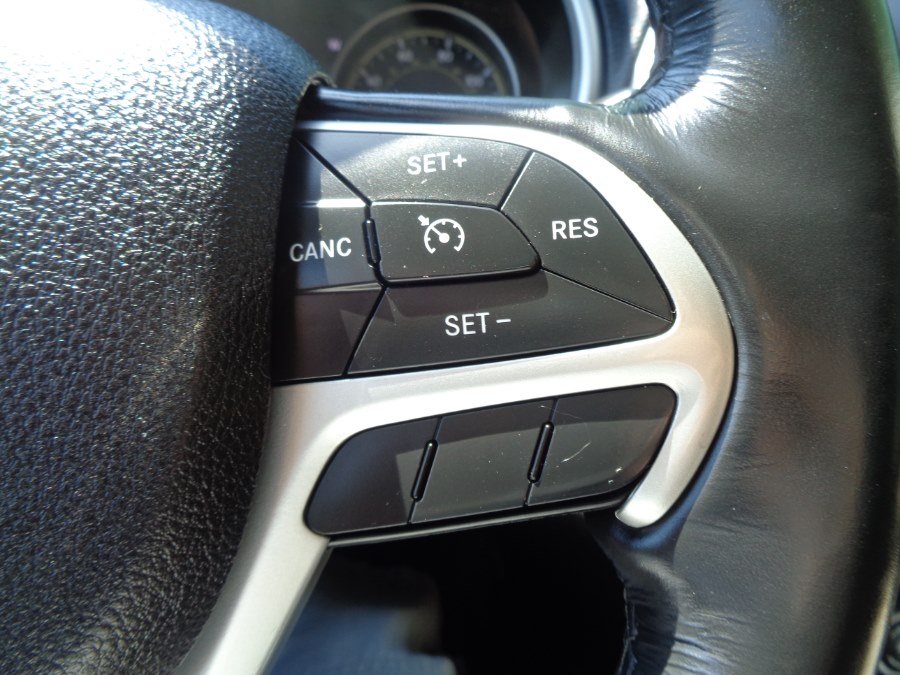 2015 Jeep Cherokee 4WD 4dr Limited, available for sale in Valley Stream, New York | NY Auto Traders. Valley Stream, New York 2015 Jeep Cherokee 4WD 4dr Limited, available for sale in Valley Stream, New York | NY Auto Traders. Valley Stream, New York