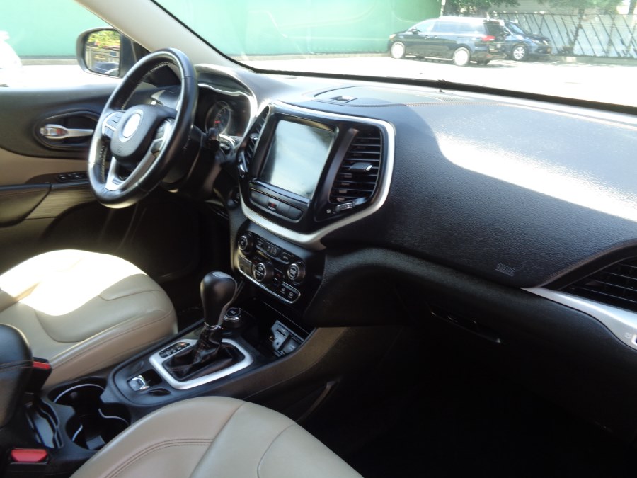 2015 Jeep Cherokee 4WD 4dr Limited, available for sale in Valley Stream, New York | NY Auto Traders. Valley Stream, New York 2015 Jeep Cherokee 4WD 4dr Limited, available for sale in Valley Stream, New York | NY Auto Traders. Valley Stream, New York