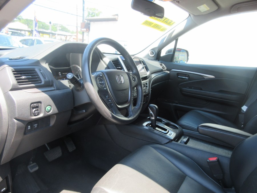 2017 Honda Ridgeline RTL-T 4x4 Crew Cab 5.3'' Bed, available for sale in Linden, New Jersey | Route 27 Auto Mall. Linden, New Jersey 2017 Honda Ridgeline RTL-T 4x4 Crew Cab 5.3'' Bed, available for sale in Linden, New Jersey | Route 27 Auto Mall. Linden, New Jersey