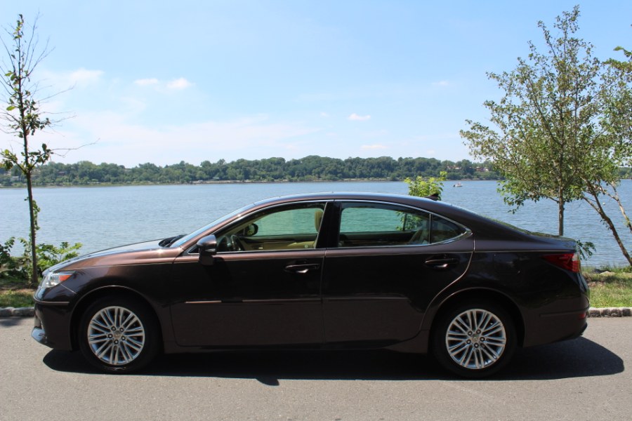 2013 Lexus ES 350 4dr Sdn, available for sale in Great Neck, New York | Great Neck Car Buyers & Sellers. Great Neck, New York 2013 Lexus ES 350 4dr Sdn, available for sale in Great Neck, New York | Great Neck Car Buyers & Sellers. Great Neck, New York