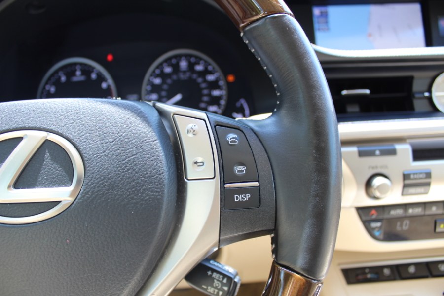 2013 Lexus ES 350 4dr Sdn, available for sale in Great Neck, New York | Great Neck Car Buyers & Sellers. Great Neck, New York 2013 Lexus ES 350 4dr Sdn, available for sale in Great Neck, New York | Great Neck Car Buyers & Sellers. Great Neck, New York
