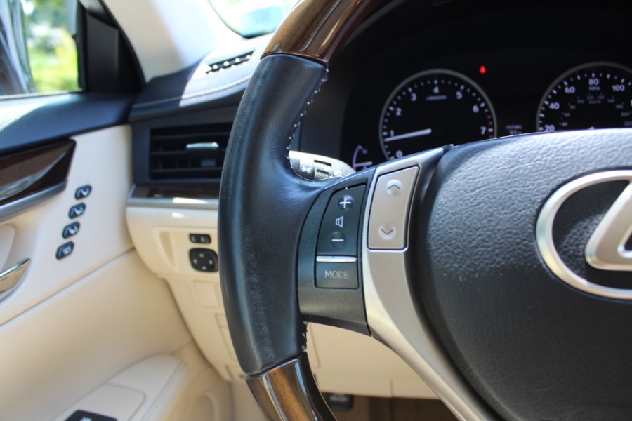 2013 Lexus ES 350 4dr Sdn, available for sale in Great Neck, New York | Great Neck Car Buyers & Sellers. Great Neck, New York 2013 Lexus ES 350 4dr Sdn, available for sale in Great Neck, New York | Great Neck Car Buyers & Sellers. Great Neck, New York