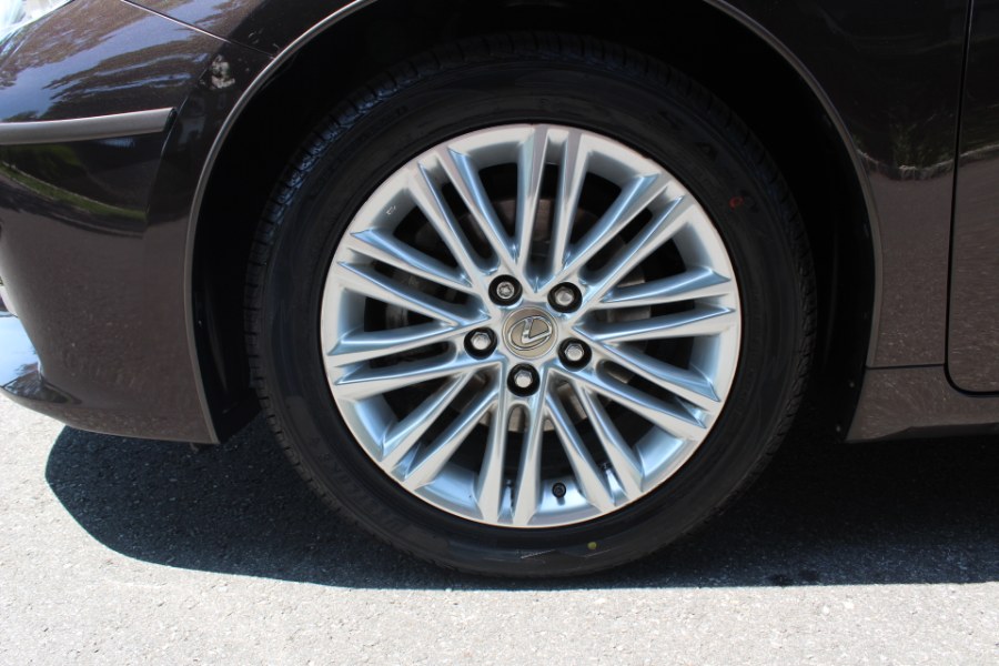 2013 Lexus ES 350 4dr Sdn, available for sale in Great Neck, New York | Great Neck Car Buyers & Sellers. Great Neck, New York 2013 Lexus ES 350 4dr Sdn, available for sale in Great Neck, New York | Great Neck Car Buyers & Sellers. Great Neck, New York