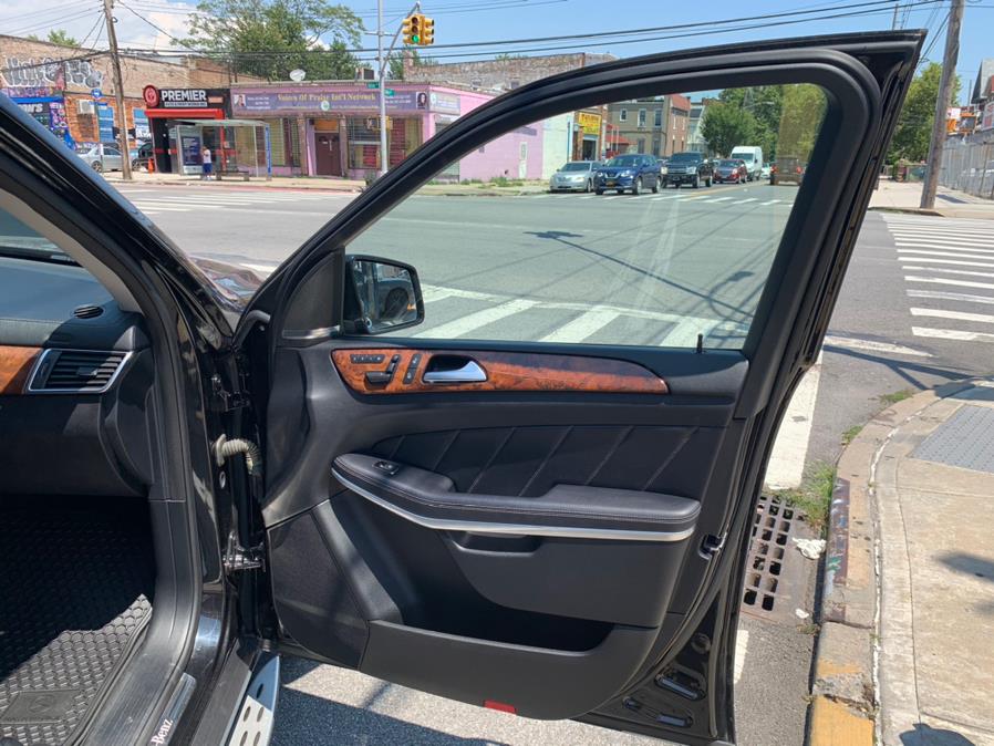 2013 Mercedes-Benz GL-Class 4MATIC 4dr GL 550, available for sale in Brooklyn, New York | Worlds Best Auto Inc. Brooklyn, New York 2013 Mercedes-Benz GL-Class 4MATIC 4dr GL 550, available for sale in Brooklyn, New York | Worlds Best Auto Inc. Brooklyn, New York