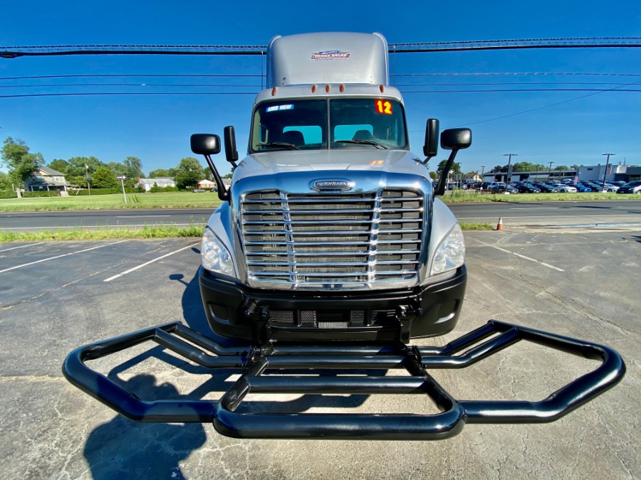 Used Freightliner Cascadia DAY CAB 2012 | Aladdin Truck Sales. Burlington, New Jersey