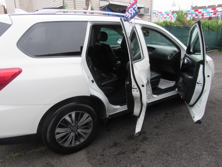 2019 Nissan Pathfinder SL NAVI, available for sale in Middle Village, New York | Road Masters II INC. Middle Village, New York 2019 Nissan Pathfinder SL NAVI, available for sale in Middle Village, New York | Road Masters II INC. Middle Village, New York
