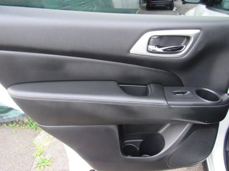 2019 Nissan Pathfinder SL NAVI, available for sale in Middle Village, New York | Road Masters II INC. Middle Village, New York 2019 Nissan Pathfinder SL NAVI, available for sale in Middle Village, New York | Road Masters II INC. Middle Village, New York