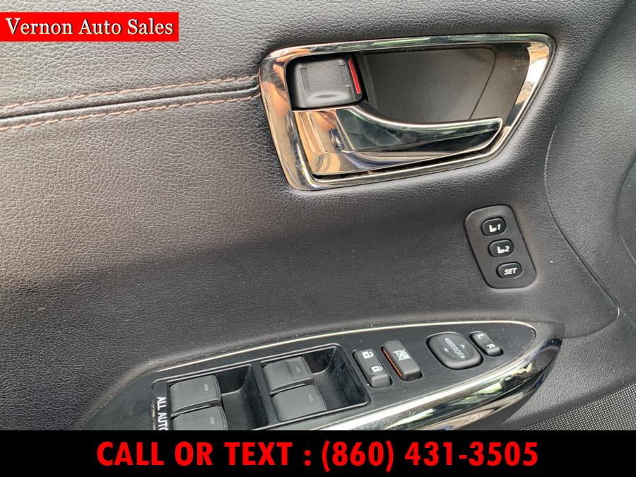 2013 Toyota Avalon 4dr Sdn Limited, available for sale in Manchester, Connecticut | Vernon Auto Sale & Service. Manchester, Connecticut 2013 Toyota Avalon 4dr Sdn Limited, available for sale in Manchester, Connecticut | Vernon Auto Sale & Service. Manchester, Connecticut