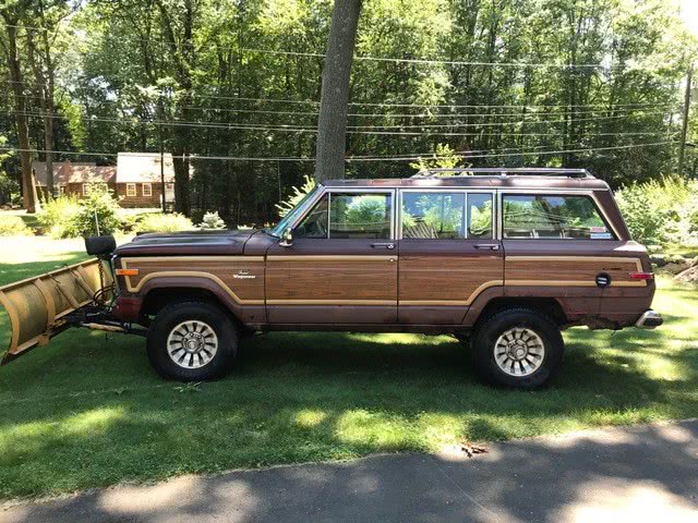 1984 Jeep Wagoneer 4WD 4dr Wagon Grand, available for sale in Naugatuck, Connecticut | Riverside Motorcars, LLC. Naugatuck, Connecticut