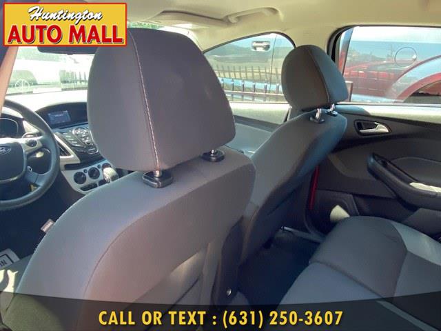 2014 Ford Focus 5dr HB SE, available for sale in Huntington Station, New York | Huntington Auto Mall. Huntington Station, New York 2014 Ford Focus 5dr HB SE, available for sale in Huntington Station, New York | Huntington Auto Mall. Huntington Station, New York