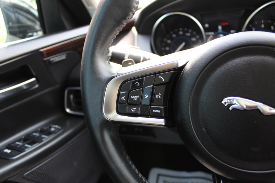 2018 Jaguar XE 25t Prestige RWD, available for sale in Great Neck, New York | Great Neck Car Buyers & Sellers. Great Neck, New York 2018 Jaguar XE 25t Prestige RWD, available for sale in Great Neck, New York | Great Neck Car Buyers & Sellers. Great Neck, New York