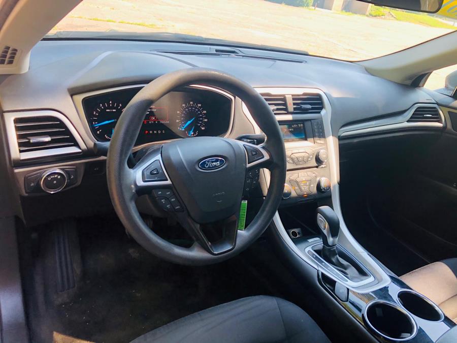 Used Ford Fusion 4dr Sdn SE FWD 2013 | Sena Motors Inc. Revere, Massachusetts Used Ford Fusion 4dr Sdn SE FWD 2013 | Sena Motors Inc. Revere, Massachusetts