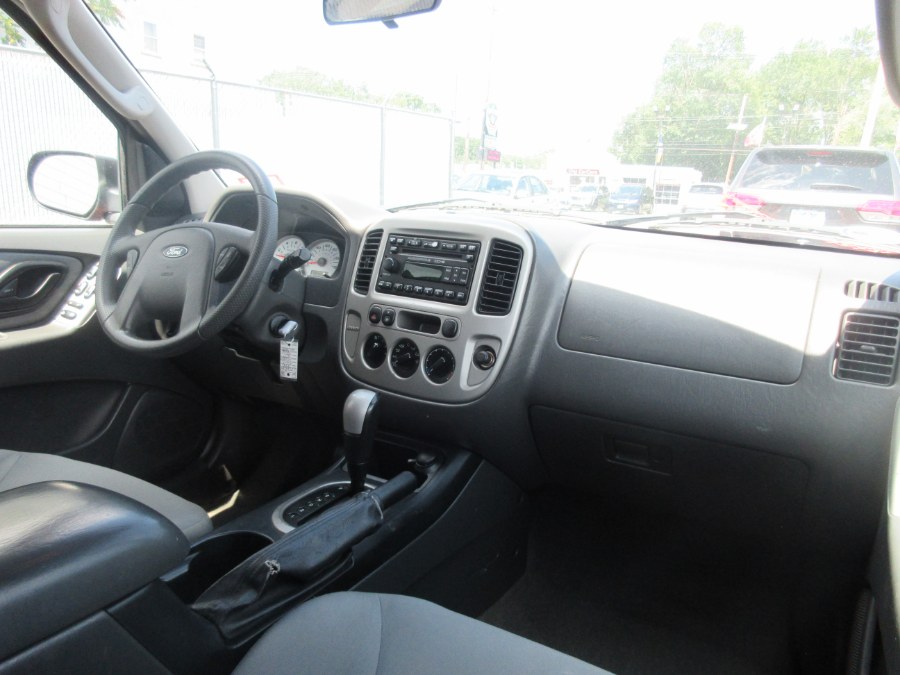 Used Ford Escape 4dr 3.0L XLT Sport 4WD 2006 | Route 27 Auto Mall. Linden, New Jersey Used Ford Escape 4dr 3.0L XLT Sport 4WD 2006 | Route 27 Auto Mall. Linden, New Jersey