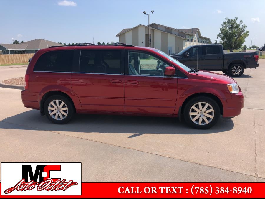 2008 Chrysler Town & Country 4dr Wgn Touring, available for sale in Colby, Kansas | M C Auto Outlet Inc. Colby, Kansas 2008 Chrysler Town & Country 4dr Wgn Touring, available for sale in Colby, Kansas | M C Auto Outlet Inc. Colby, Kansas