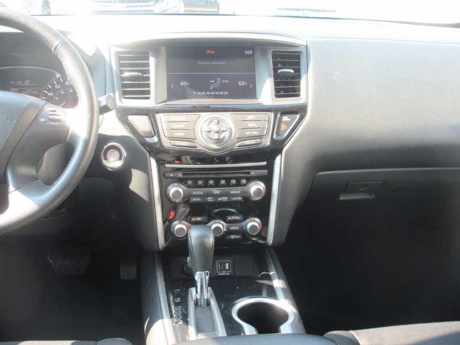 Used Nissan Pathfinder 4x4 SV 2018 | Route 27 Auto Mall. Linden, New Jersey Used Nissan Pathfinder 4x4 SV 2018 | Route 27 Auto Mall. Linden, New Jersey