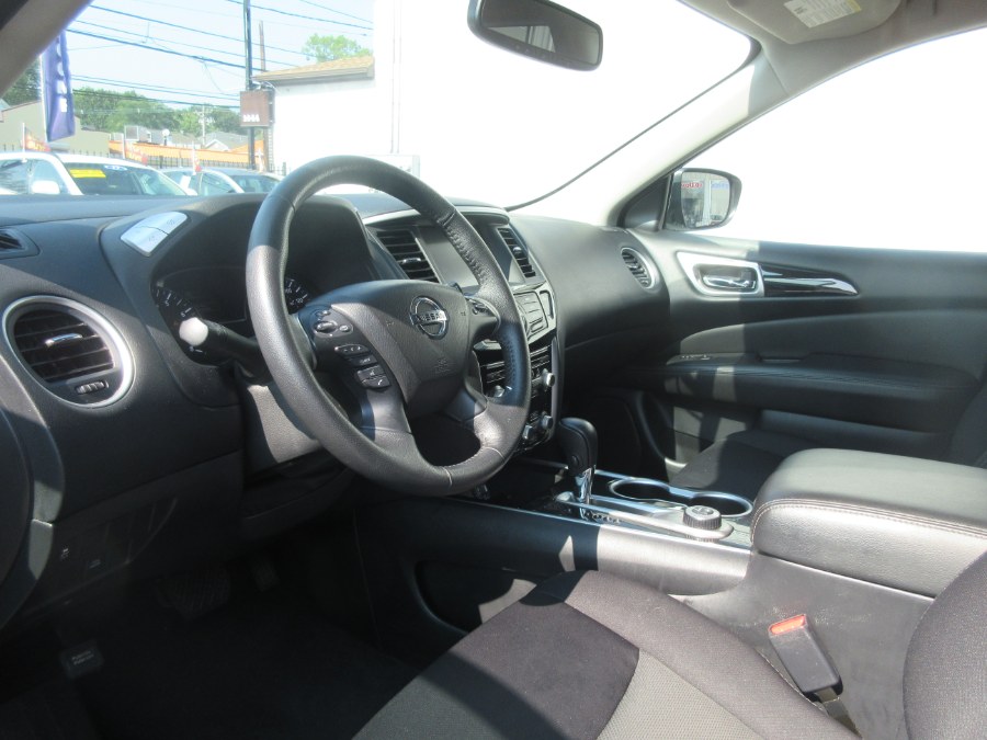 Used Nissan Pathfinder 4x4 SV 2018 | Route 27 Auto Mall. Linden, New Jersey Used Nissan Pathfinder 4x4 SV 2018 | Route 27 Auto Mall. Linden, New Jersey