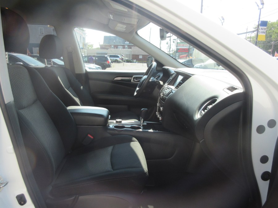 Used Nissan Pathfinder 4x4 SV 2018 | Route 27 Auto Mall. Linden, New Jersey Used Nissan Pathfinder 4x4 SV 2018 | Route 27 Auto Mall. Linden, New Jersey