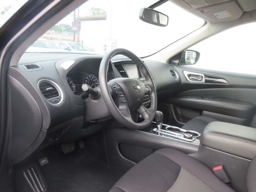 2020 Nissan Pathfinder 4x4 SV, available for sale in Linden, New Jersey | Route 27 Auto Mall. Linden, New Jersey 2020 Nissan Pathfinder 4x4 SV, available for sale in Linden, New Jersey | Route 27 Auto Mall. Linden, New Jersey