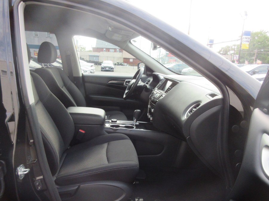 2020 Nissan Pathfinder 4x4 SV, available for sale in Linden, New Jersey | Route 27 Auto Mall. Linden, New Jersey 2020 Nissan Pathfinder 4x4 SV, available for sale in Linden, New Jersey | Route 27 Auto Mall. Linden, New Jersey