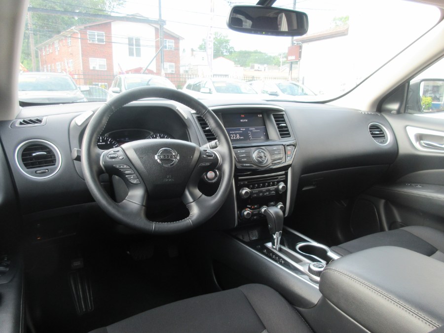 2020 Nissan Pathfinder 4x4 SV, available for sale in Linden, New Jersey | Route 27 Auto Mall. Linden, New Jersey 2020 Nissan Pathfinder 4x4 SV, available for sale in Linden, New Jersey | Route 27 Auto Mall. Linden, New Jersey