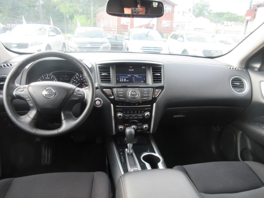 2020 Nissan Pathfinder 4x4 SV, available for sale in Linden, New Jersey | Route 27 Auto Mall. Linden, New Jersey 2020 Nissan Pathfinder 4x4 SV, available for sale in Linden, New Jersey | Route 27 Auto Mall. Linden, New Jersey