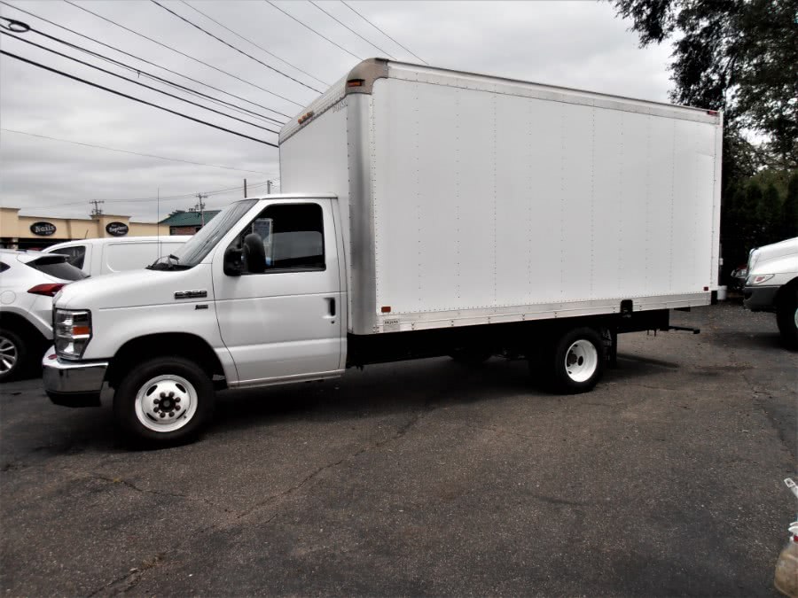 2017 Ford E350 14 3/4 Ft BOX TRUCK E-350 DRW 158" WB, available for sale in COPIAGUE, New York | Warwick Auto Sales Inc. COPIAGUE, New York