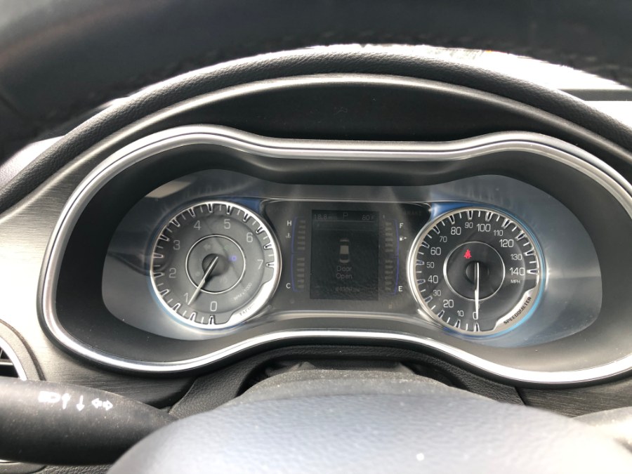 Used Chrysler 200 4dr Sdn Limited FWD 2015 | Affordable Motors Inc. Bridgeport, Connecticut Used Chrysler 200 4dr Sdn Limited FWD 2015 | Affordable Motors Inc. Bridgeport, Connecticut