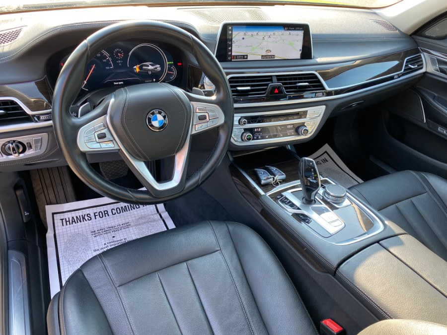 2018 BMW 7-Series 740i xDrive Sedan photo