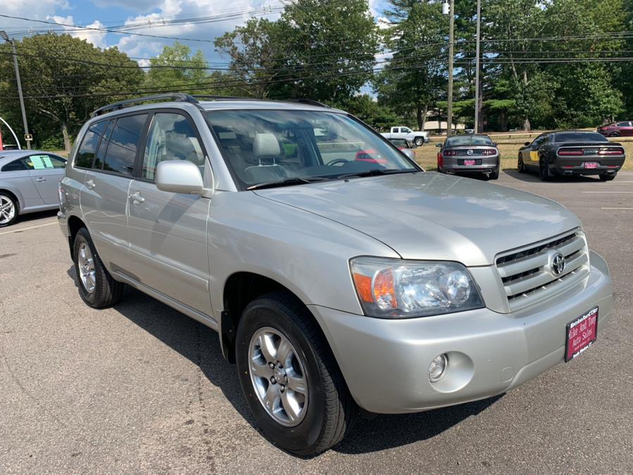 2005 Toyota Highlander 4dr V6 4WD Limited w/3rd Row, available for sale in South Windsor, Connecticut | Mike And Tony Auto Sales, Inc. South Windsor, Connecticut 2005 Toyota Highlander 4dr V6 4WD Limited w/3rd Row, available for sale in South Windsor, Connecticut | Mike And Tony Auto Sales, Inc. South Windsor, Connecticut