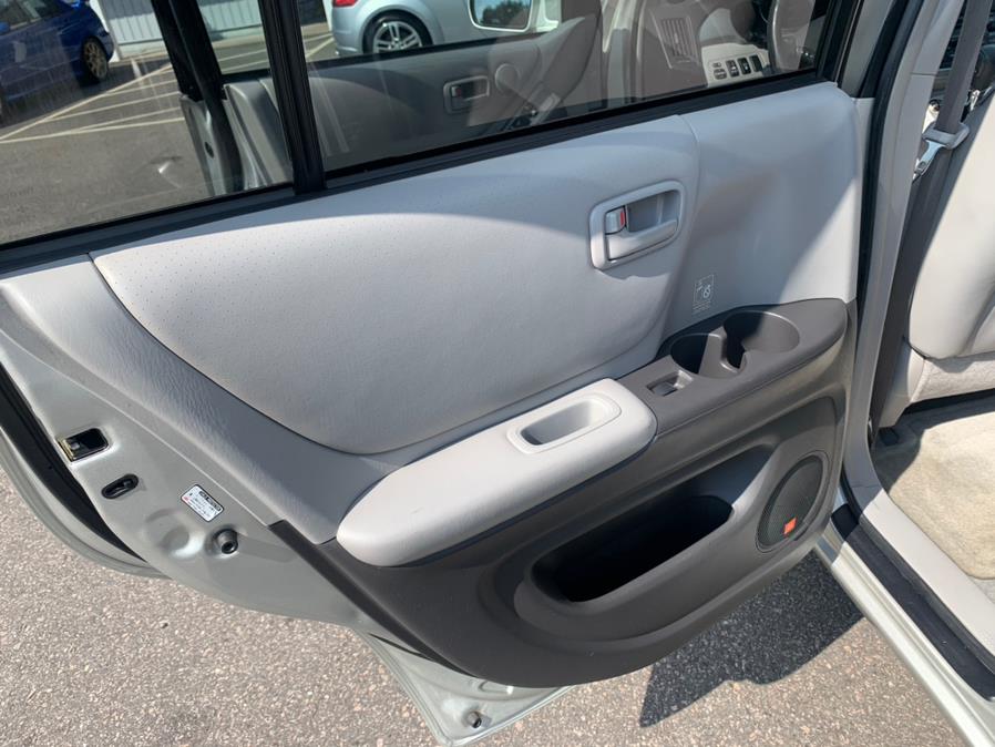 2005 Toyota Highlander 4dr V6 4WD Limited w/3rd Row, available for sale in South Windsor, Connecticut | Mike And Tony Auto Sales, Inc. South Windsor, Connecticut 2005 Toyota Highlander 4dr V6 4WD Limited w/3rd Row, available for sale in South Windsor, Connecticut | Mike And Tony Auto Sales, Inc. South Windsor, Connecticut