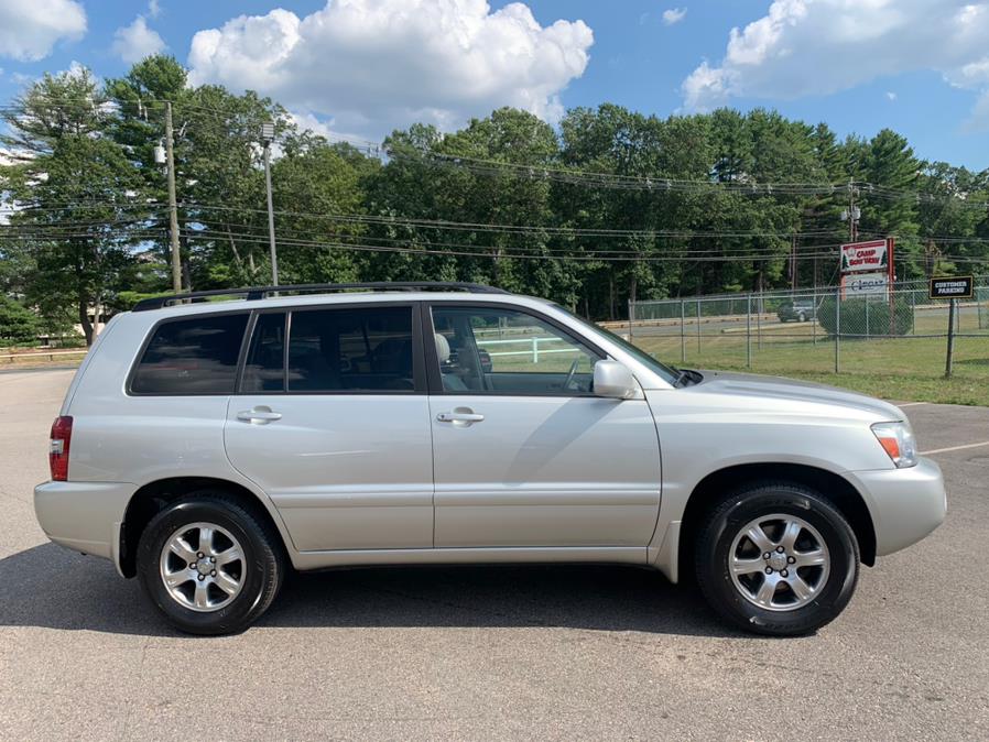 2005 Toyota Highlander 4dr V6 4WD Limited w/3rd Row, available for sale in South Windsor, Connecticut | Mike And Tony Auto Sales, Inc. South Windsor, Connecticut 2005 Toyota Highlander 4dr V6 4WD Limited w/3rd Row, available for sale in South Windsor, Connecticut | Mike And Tony Auto Sales, Inc. South Windsor, Connecticut