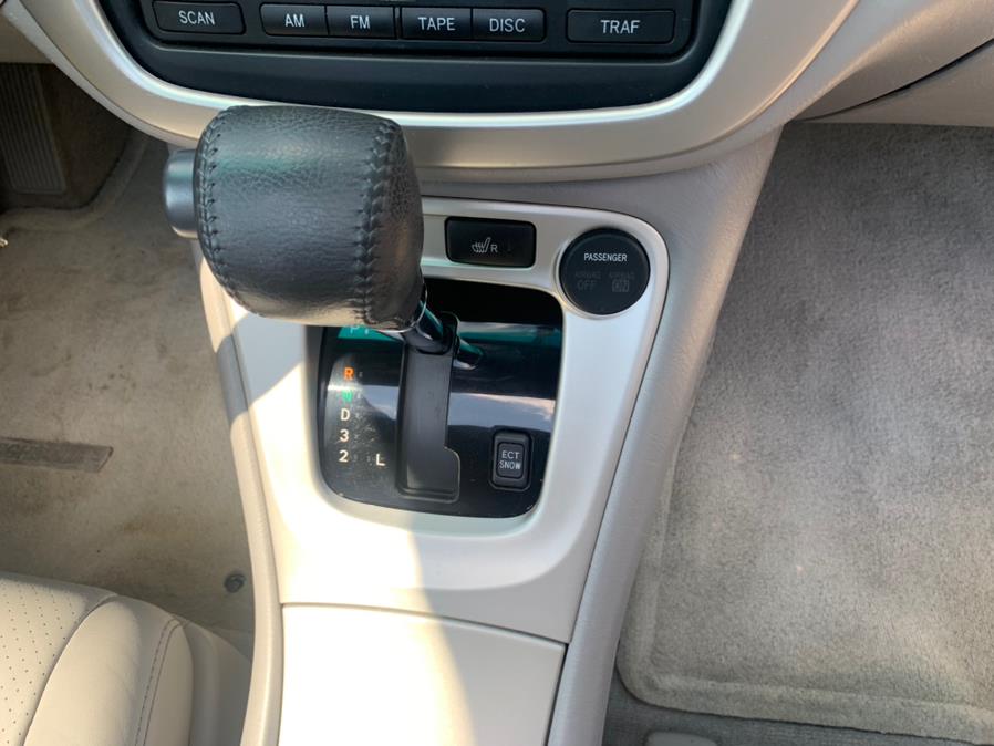 2005 Toyota Highlander 4dr V6 4WD Limited w/3rd Row, available for sale in South Windsor, Connecticut | Mike And Tony Auto Sales, Inc. South Windsor, Connecticut 2005 Toyota Highlander 4dr V6 4WD Limited w/3rd Row, available for sale in South Windsor, Connecticut | Mike And Tony Auto Sales, Inc. South Windsor, Connecticut