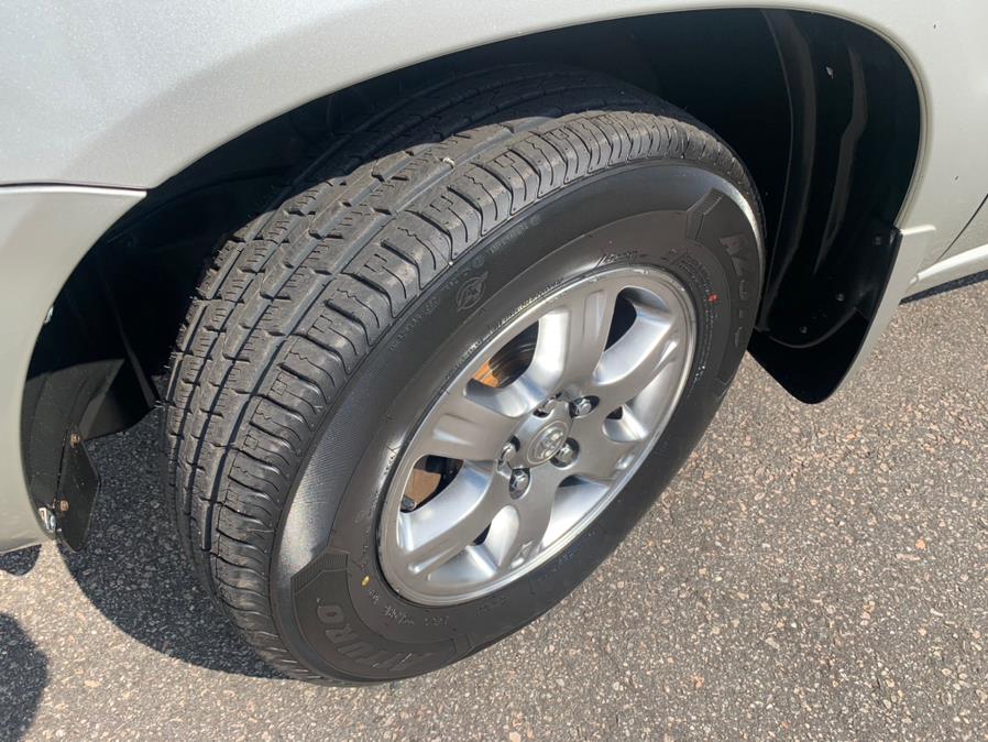 2005 Toyota Highlander 4dr V6 4WD Limited w/3rd Row, available for sale in South Windsor, Connecticut | Mike And Tony Auto Sales, Inc. South Windsor, Connecticut 2005 Toyota Highlander 4dr V6 4WD Limited w/3rd Row, available for sale in South Windsor, Connecticut | Mike And Tony Auto Sales, Inc. South Windsor, Connecticut