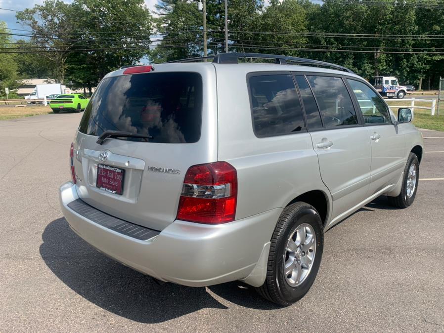 2005 Toyota Highlander 4dr V6 4WD Limited w/3rd Row, available for sale in South Windsor, Connecticut | Mike And Tony Auto Sales, Inc. South Windsor, Connecticut 2005 Toyota Highlander 4dr V6 4WD Limited w/3rd Row, available for sale in South Windsor, Connecticut | Mike And Tony Auto Sales, Inc. South Windsor, Connecticut